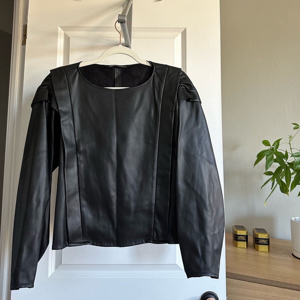 PU leather pleated sleeve shirt